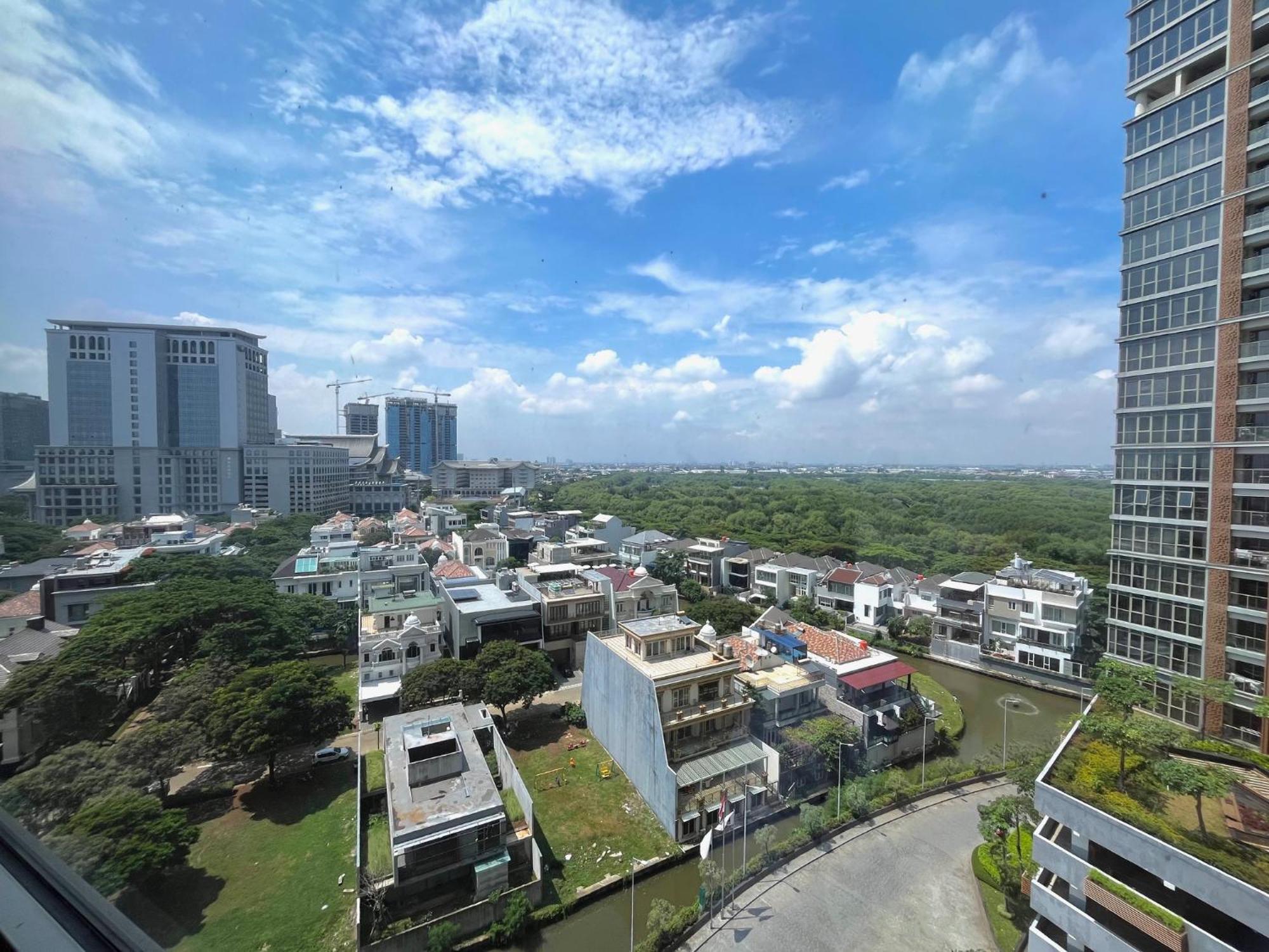 Gold Coast Pik Sea View Apartments By Longesuites Jakarta Exterior photo