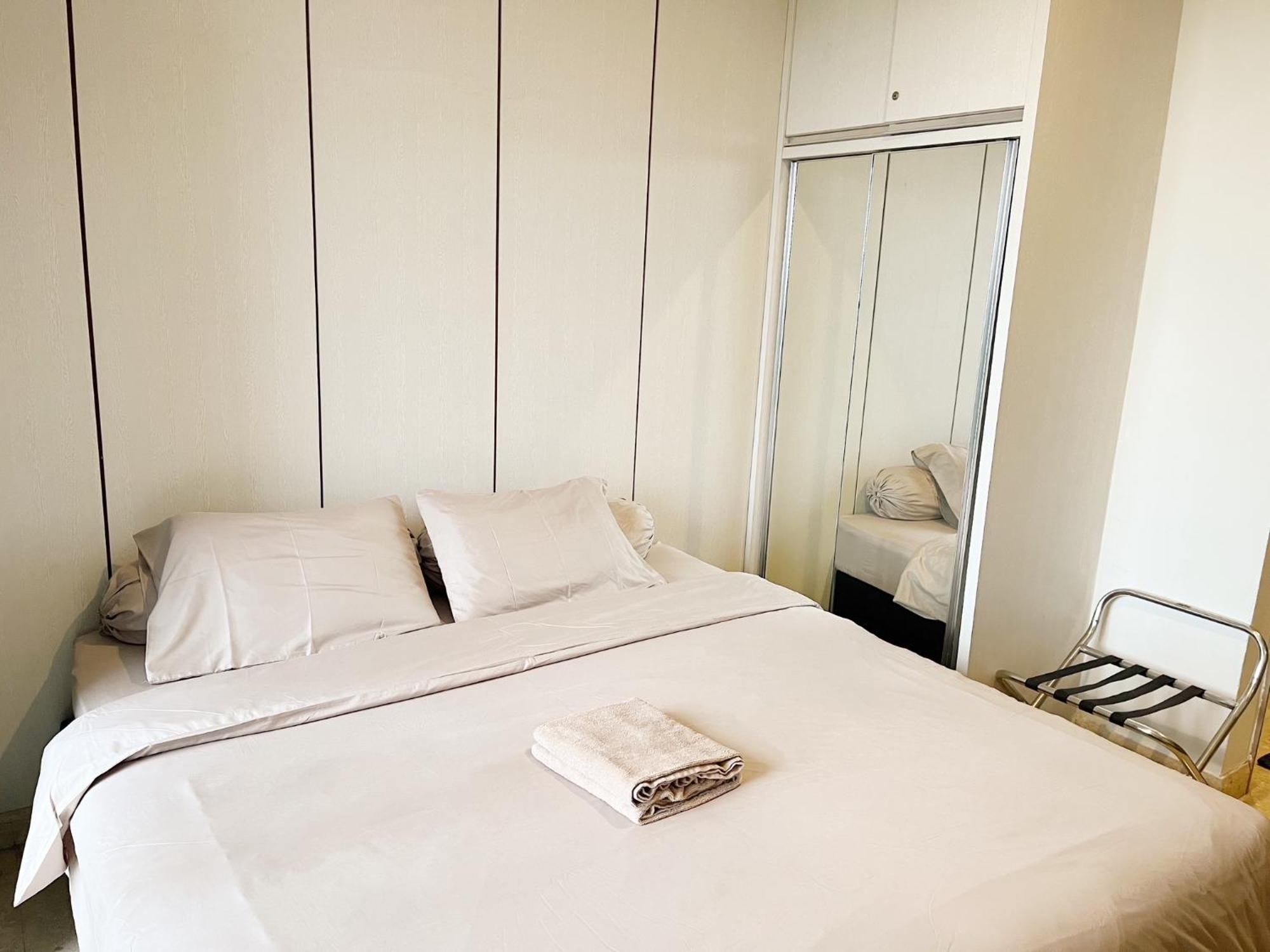 Gold Coast Pik Sea View Apartments By Longesuites Jakarta Room photo
