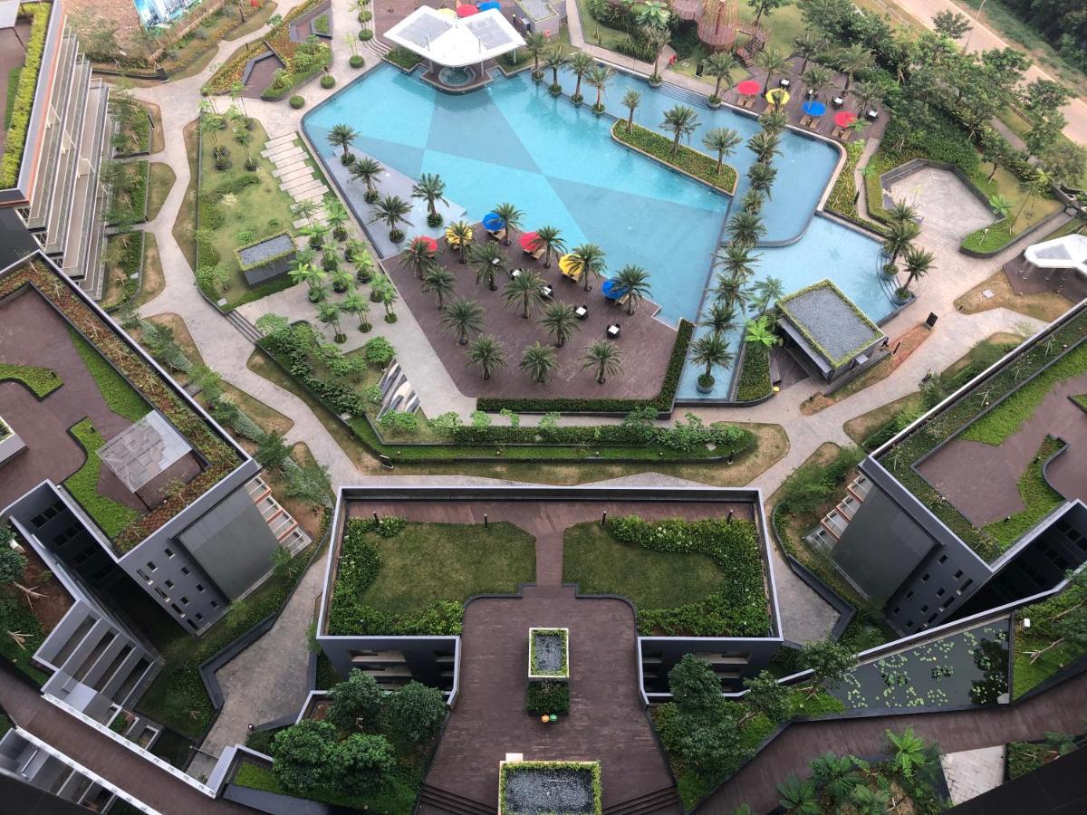 Gold Coast Pik Sea View Apartments By Longesuites Jakarta Exterior photo